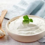 wymieniono-3-kategorie-osob-ktore-powinny-zrezygnowac-z-kwasnej-smietany.webp.webp